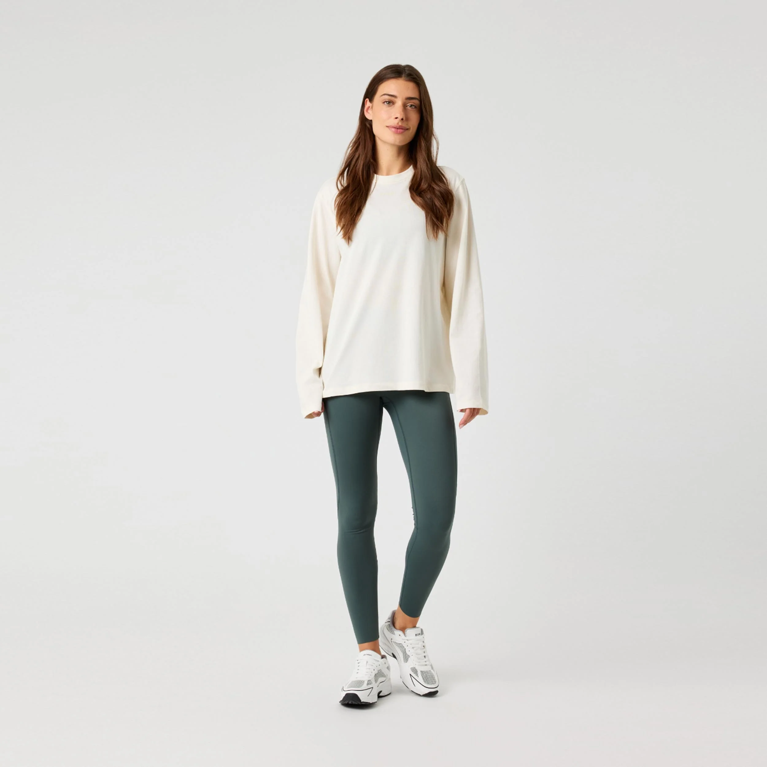 Studio Oversized Långärmat Damer - creme - Image 5