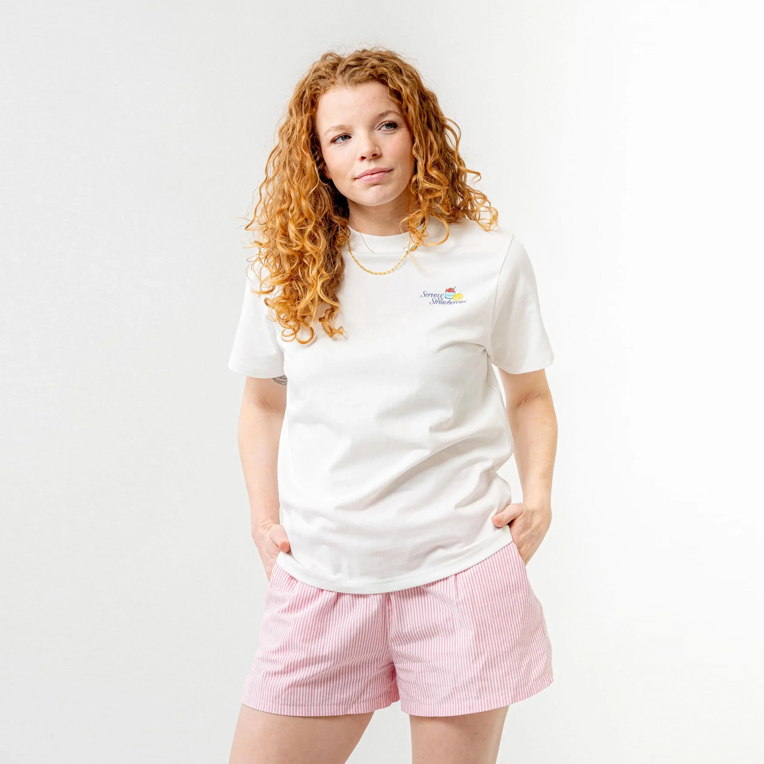 Peppa Pig Serves & Strawberries – '94 Campus T-shirt Unisex - vit - Image 2