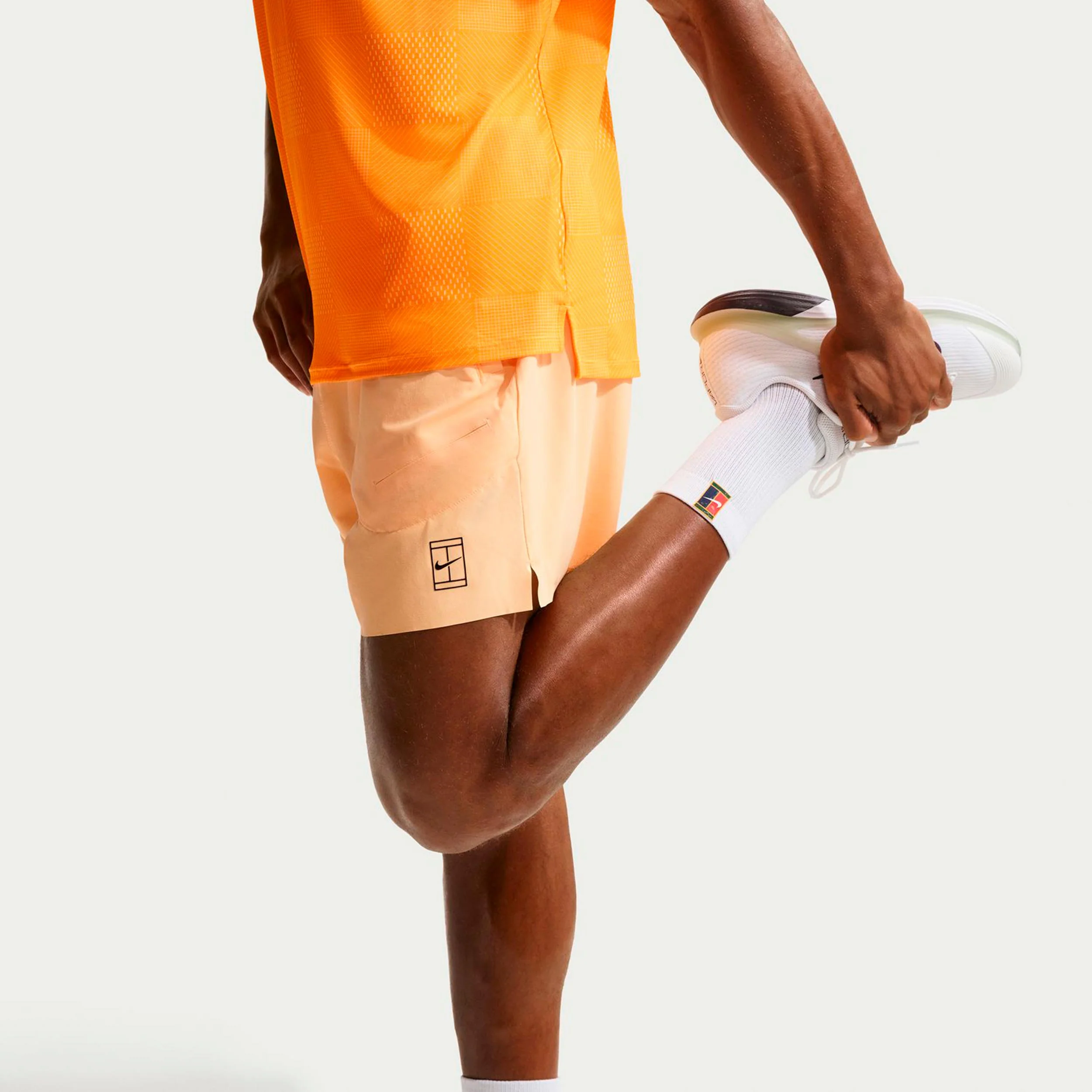 Carlos Alcaraz Court Dri-FIT Advantage 6in Shorts Herrar-gul - Image 5