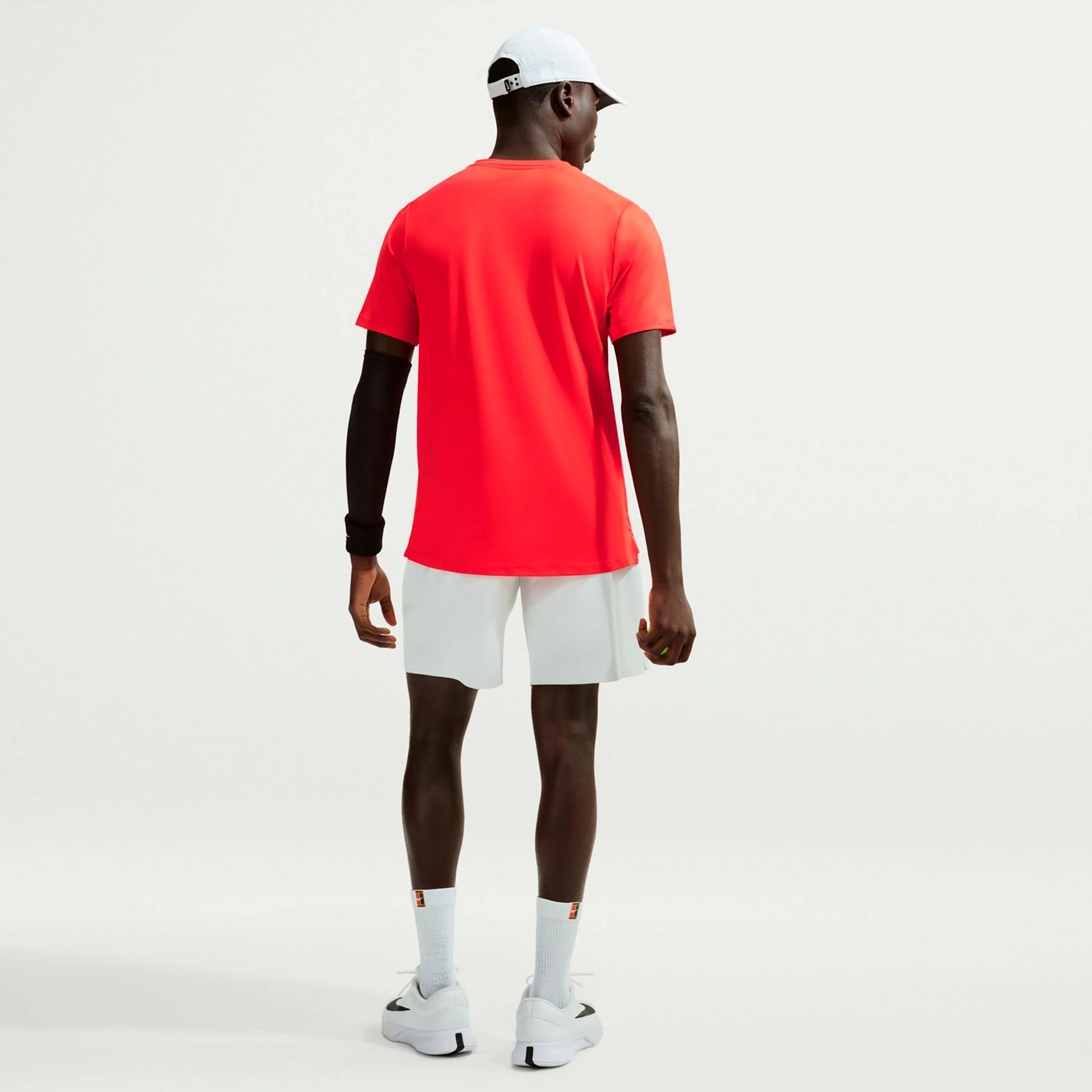 Carlos Alcaraz Court Dri-FIT Advantage T-shirt Herrar - röd - Image 3