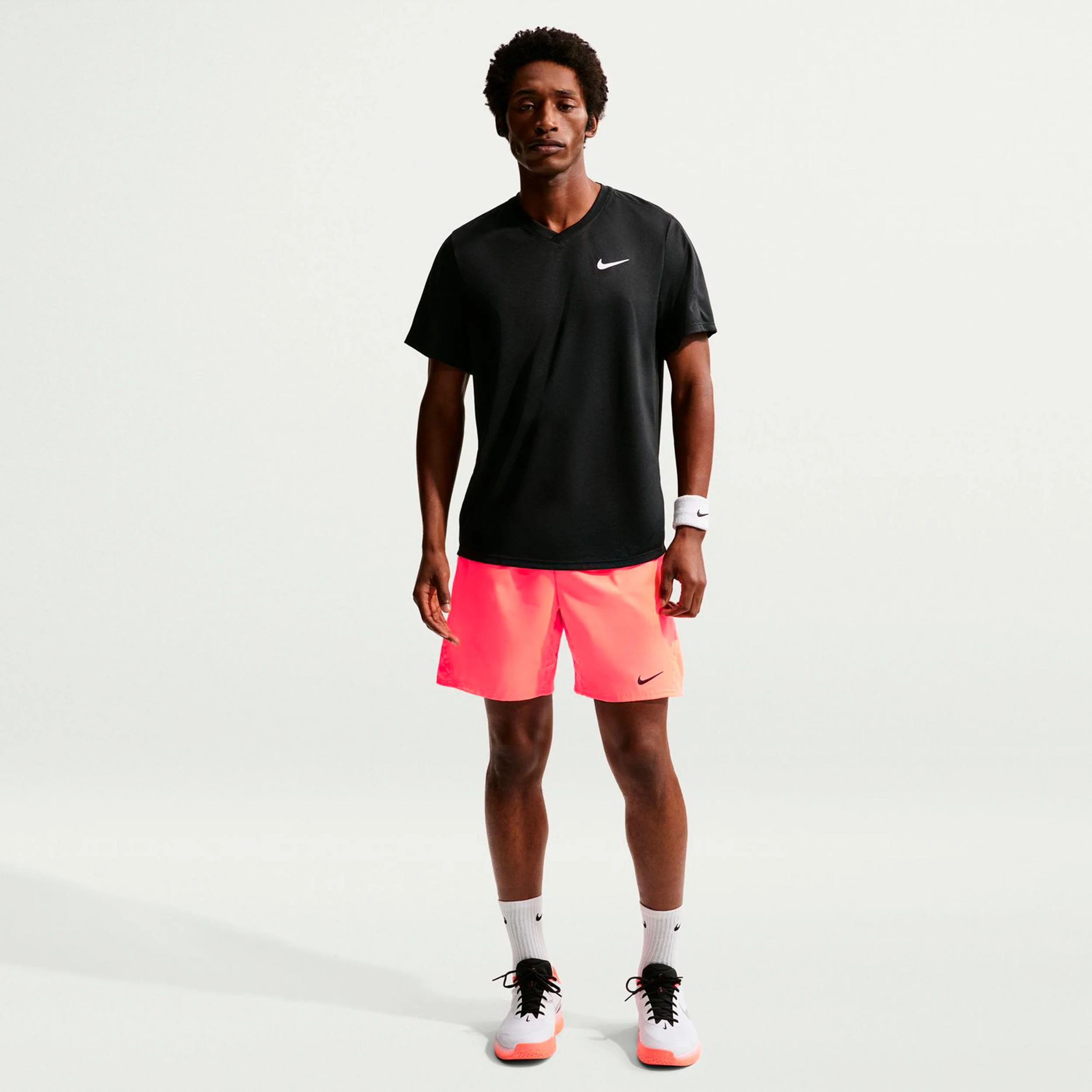 Court Victory Dri-Fit 7in Shorts Herrar - korall, svart - Image 2