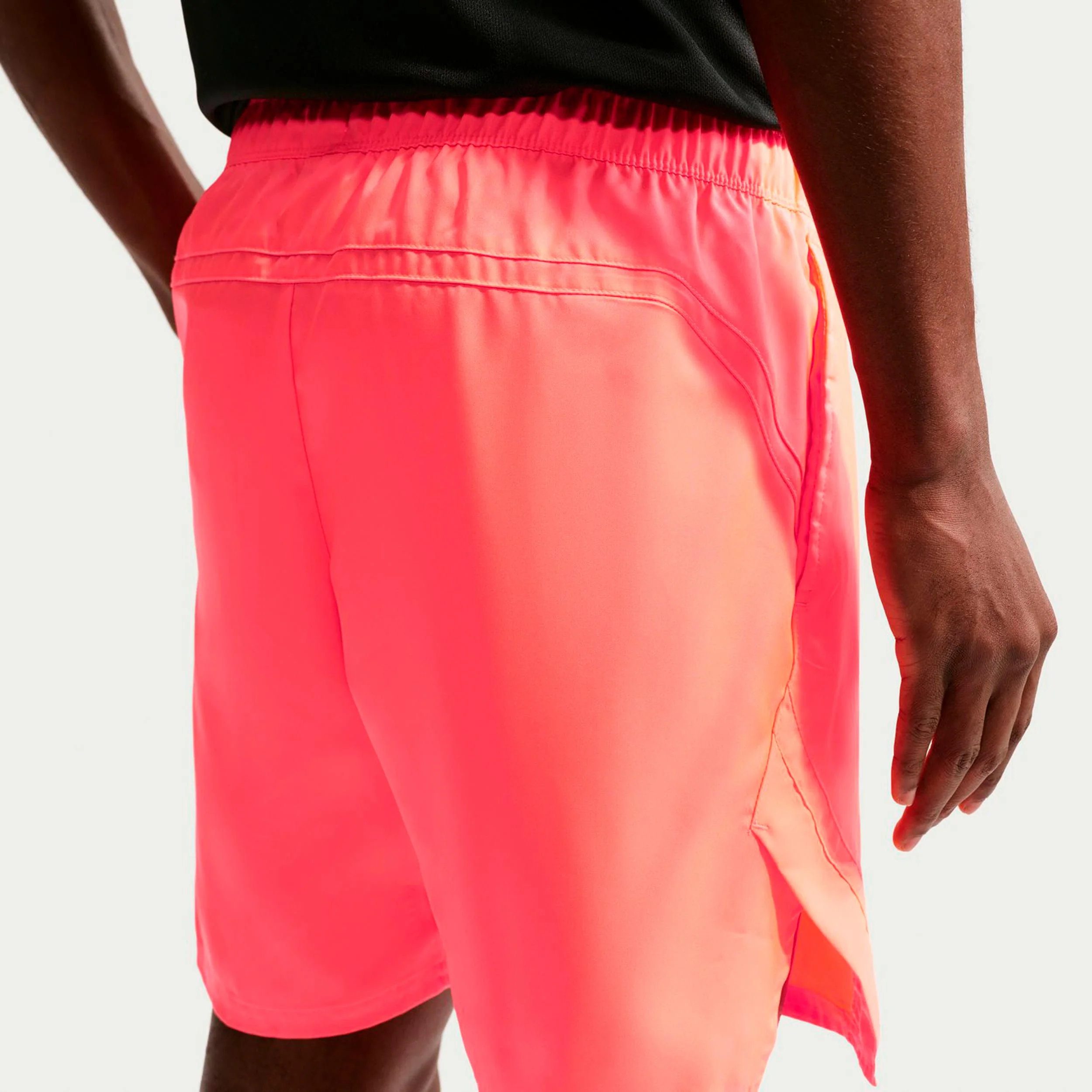 Court Victory Dri-Fit 7in Shorts Herrar - korall, svart - Image 4