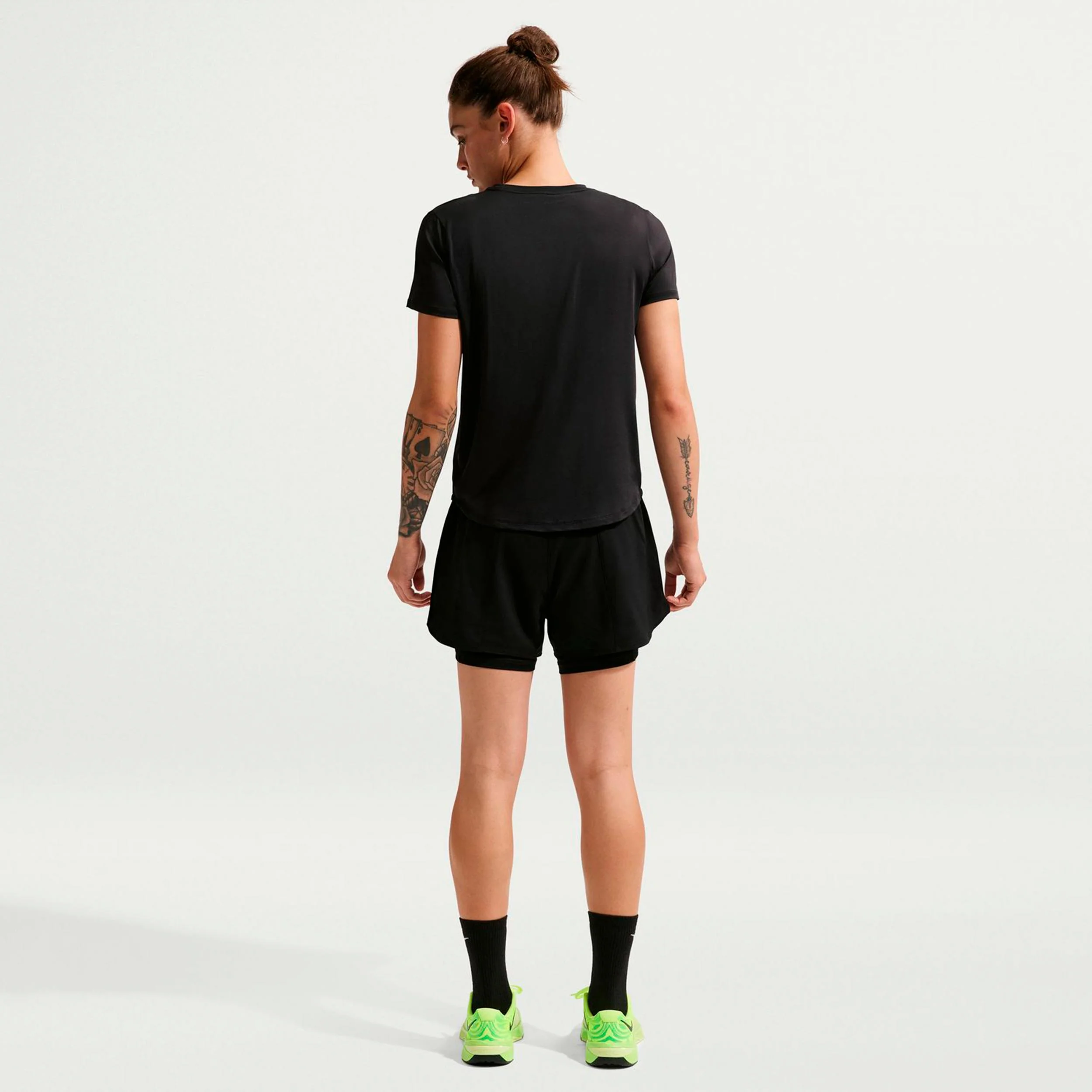Dri-Fit One Mid Rise 2in1 3in Shorts Damer-svart, vit - Image 3