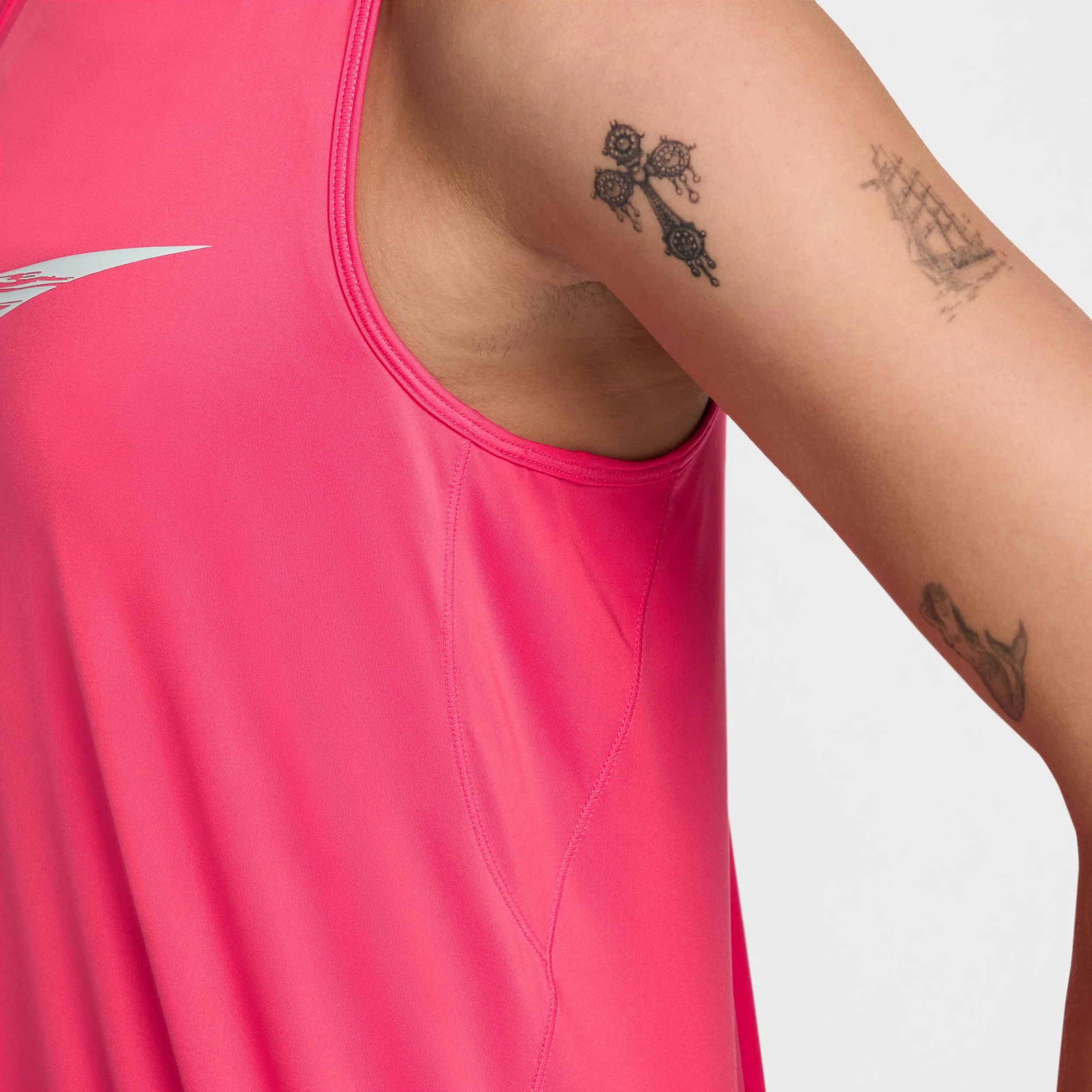 Dri-Fit One Swoosh Löpartröja Damer-Berry - Image 8