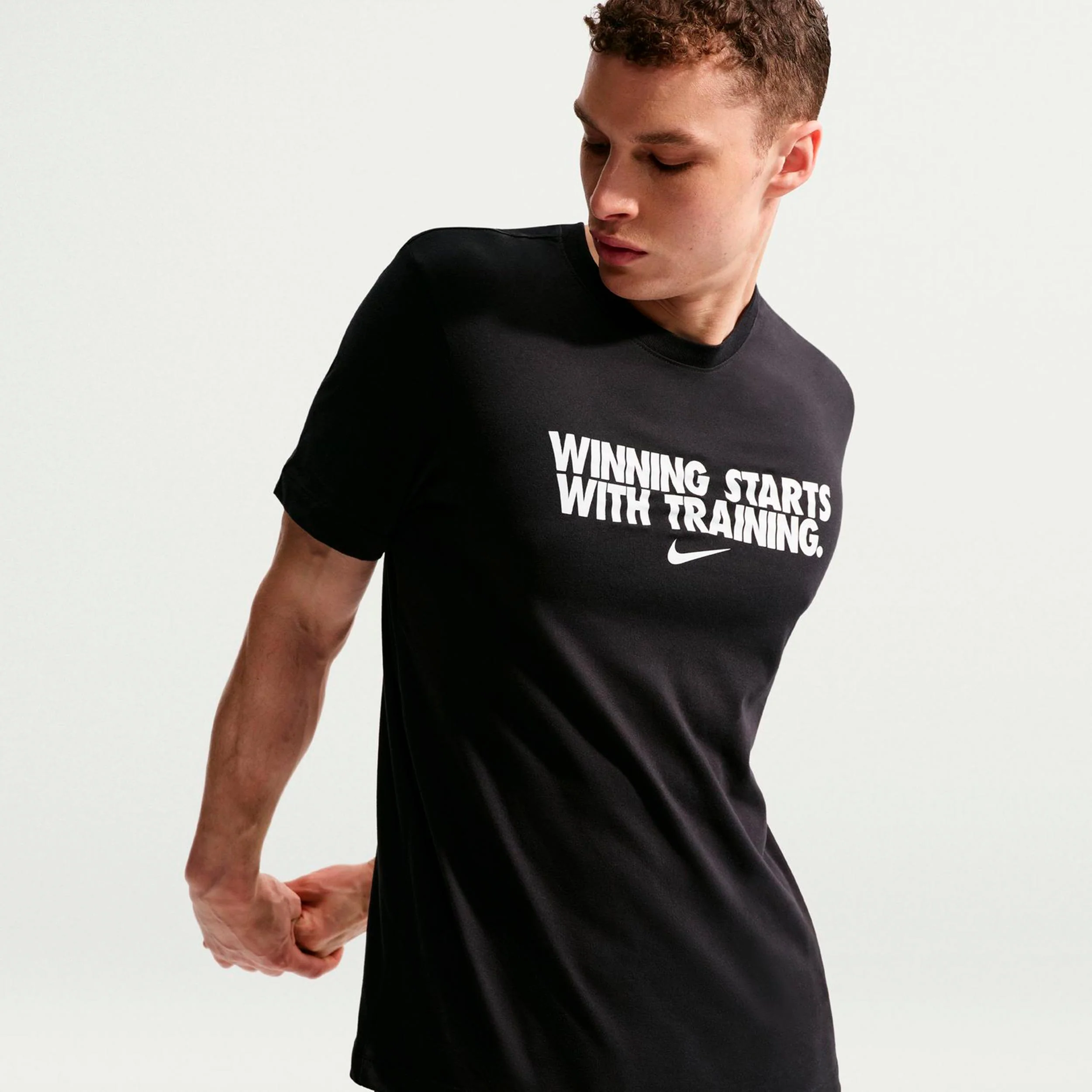 Dri-Fit Winning T-shirt Herrar - svart - Image 5