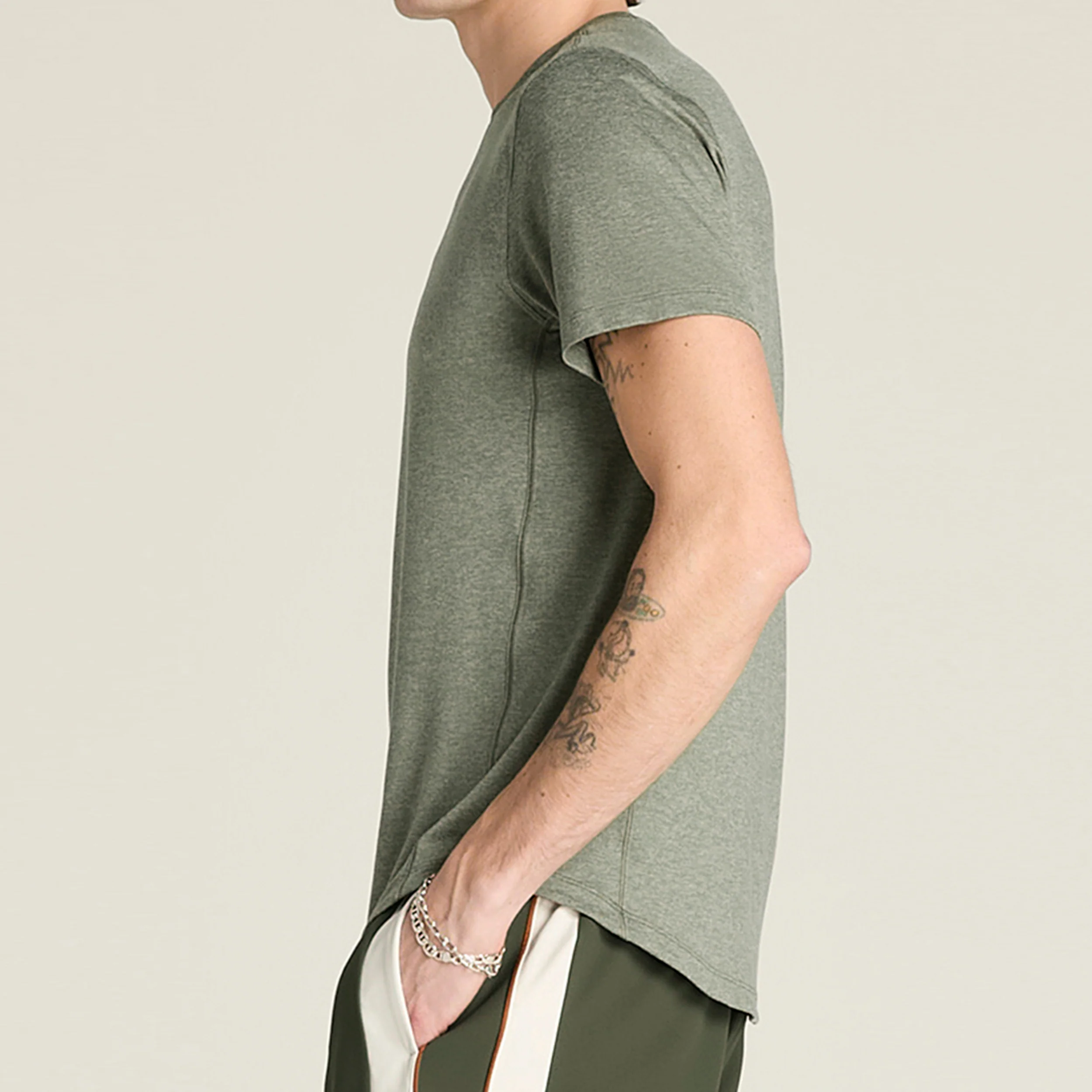 Everyday Performance T-shirt Herrar-oliv - Image 3